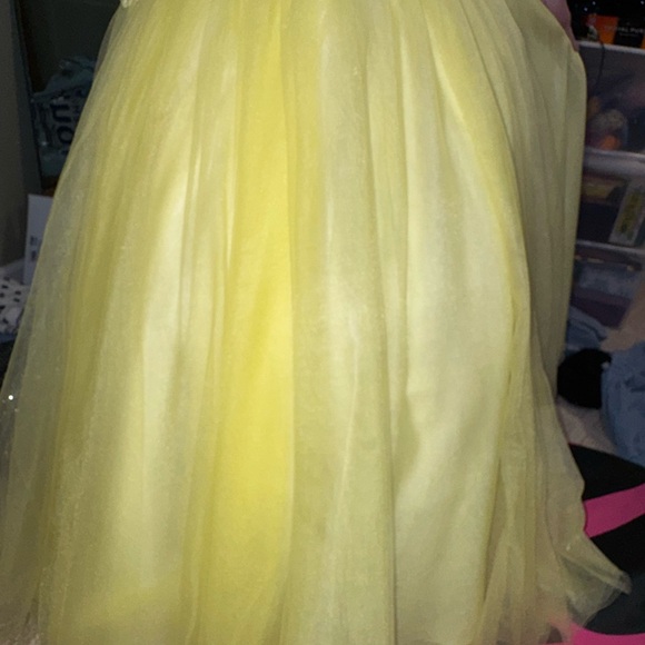 Vienna Prom/Pageant Yellow Lace Backless Dress Toole Mermaid Style Bottom - Picture 5 of 6